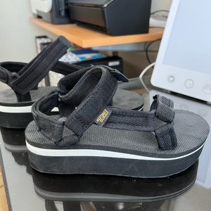 Women’s Teva Platform Universal Black/White